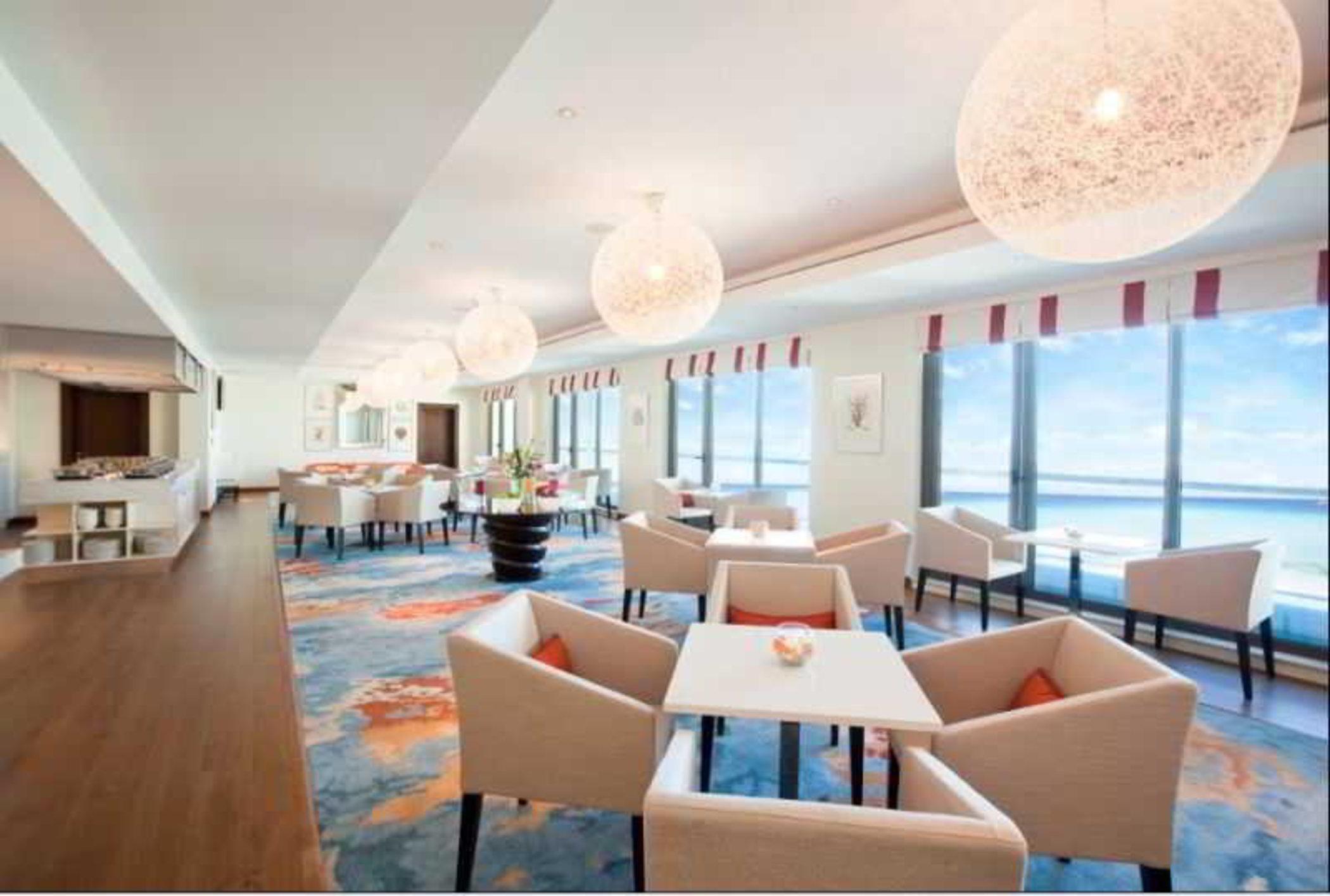 Ja Ocean View Hotel, Jumeirah Beach Dubai Esterno foto Club Lounge at the hotel