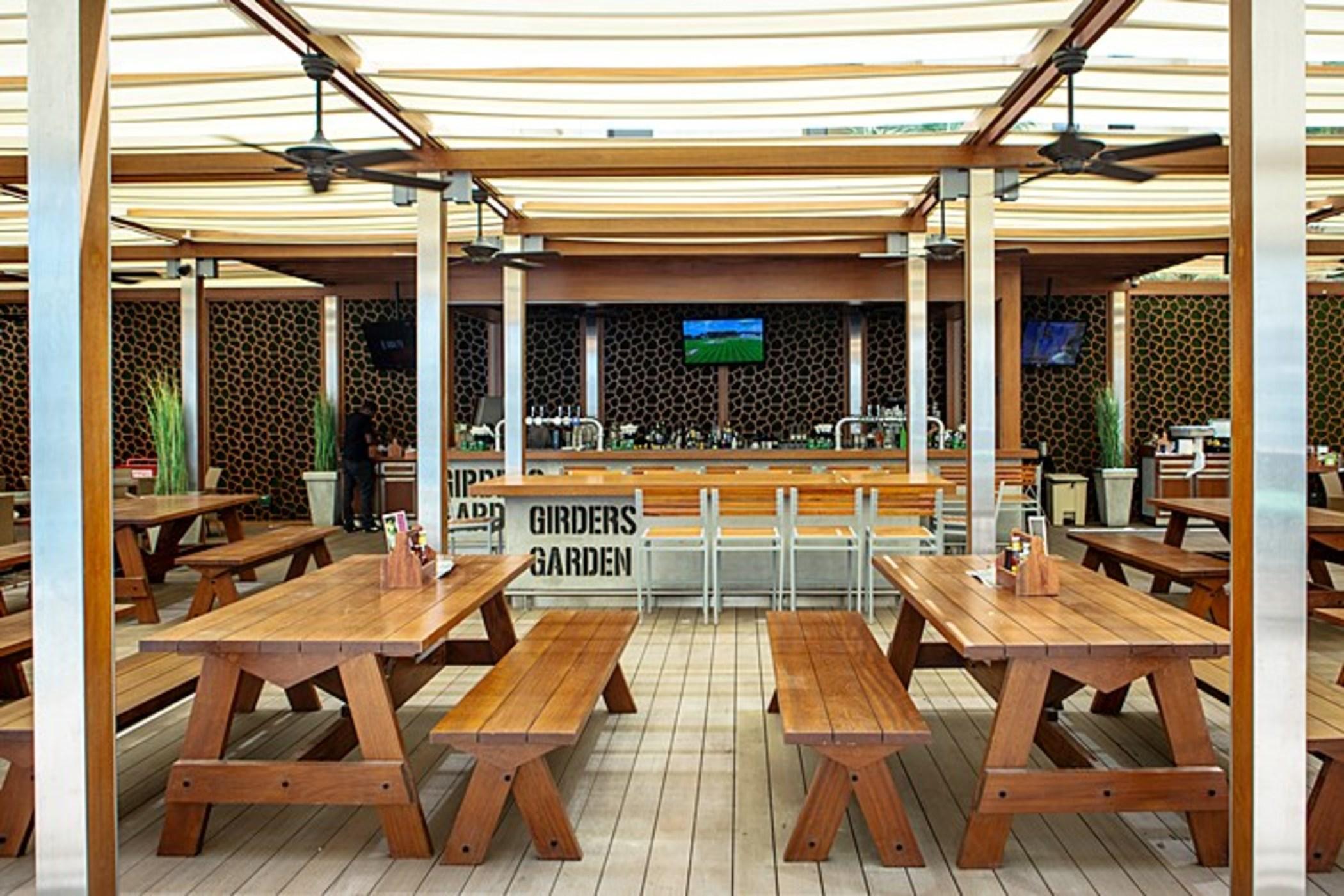 Ja Ocean View Hotel, Jumeirah Beach Dubai Esterno foto The interior of the bar