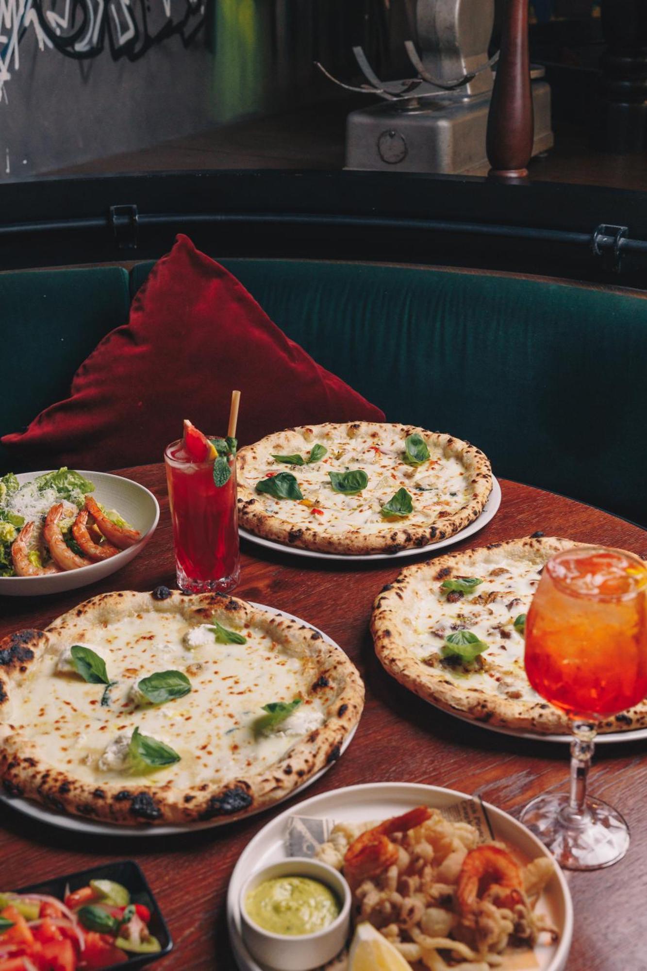 Ja Ocean View Hotel, Jumeirah Beach Dubai Esterno foto Pizzas at PizzaExpress